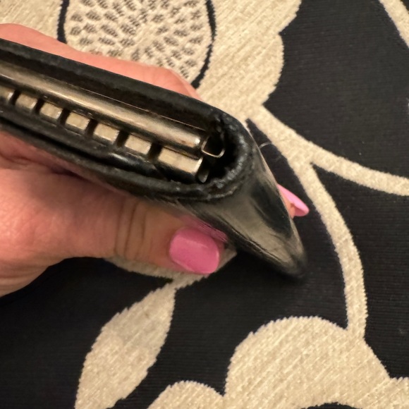 LV Epi Series 6 Key Holder - Picture 4 of 8